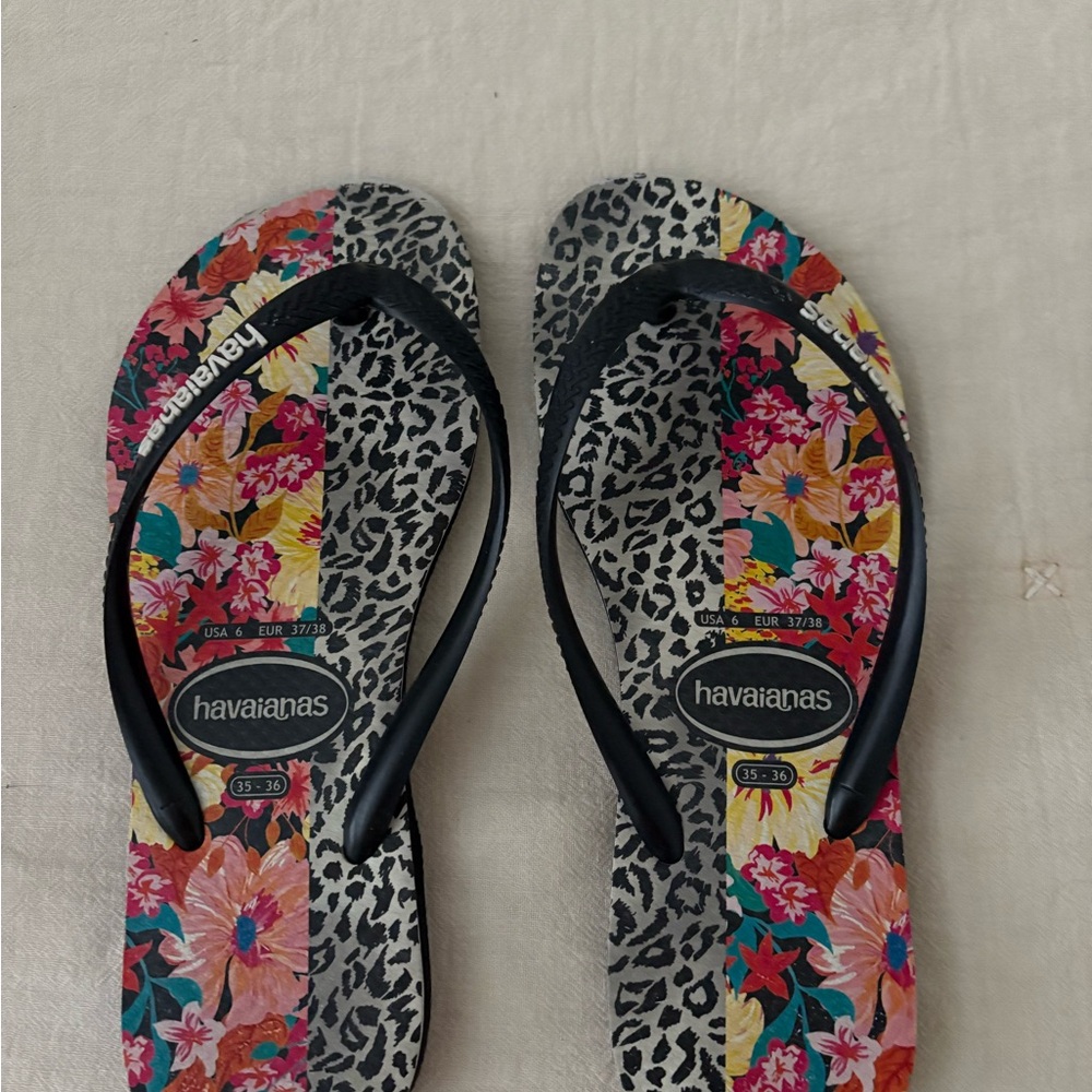Havaianas Women's Multicolor Floral and Leopard Sandals
